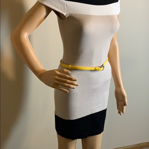 Bebe short sleeve tri color dress size medium - Picture 3 of 7